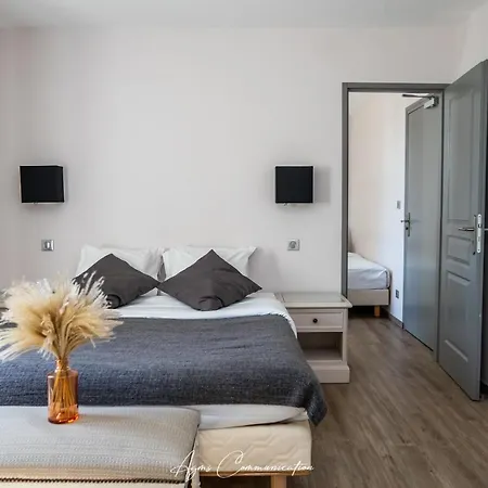 Logis Le Champ De Mars Puy-Saint-Martin