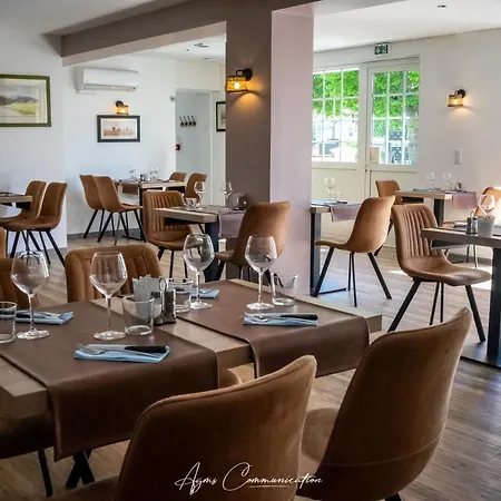 Otel Logis Le Champ De Mars