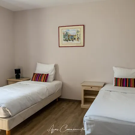 Logis Le Champ De Mars Puy-Saint-Martin