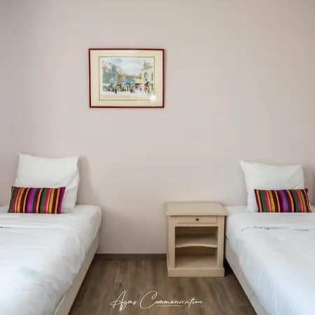 Logis Le Champ De Mars Otel 3*