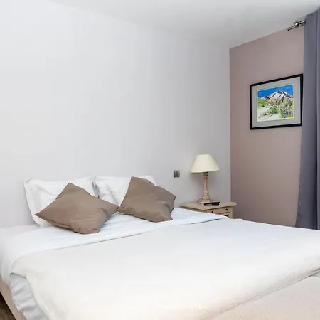 Logis Du Champ De Mars