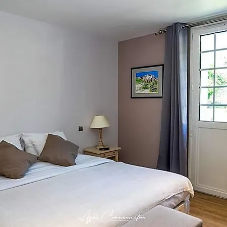 Hotel Logis Du Champ De Mars 3*