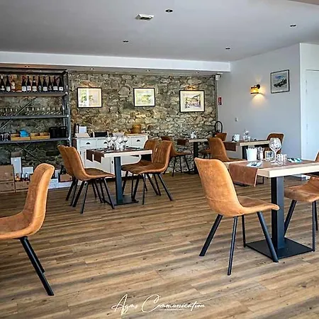 Hotel Logis Du Champ De Mars Puy-Saint-Martin