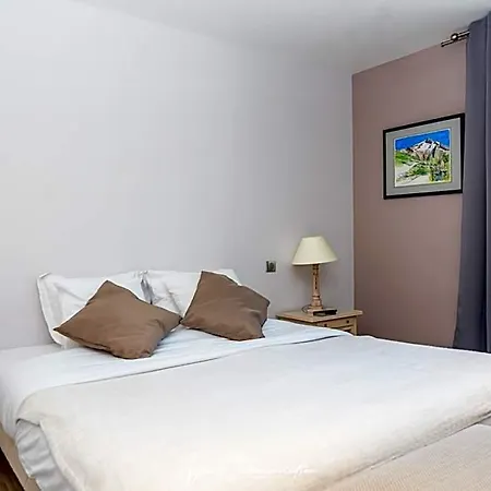 Hotel Logis Du Champ De Mars 3*