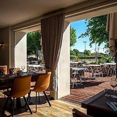 Logis Du Champ De Mars