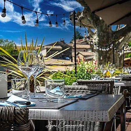 Logis Du Champ De Mars Hotel 3*