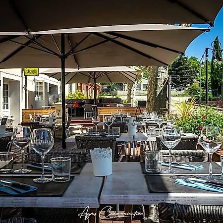 Logis Du Champ De Mars Hotel 3*