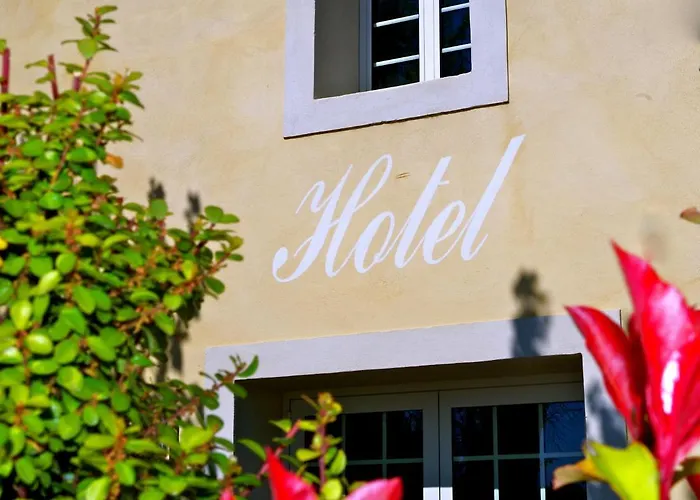 Logis Le Champ De Mars Hotel 3*