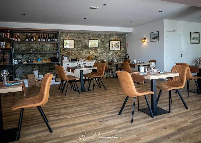 Logis Le Champ De Mars