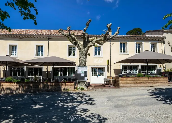 Hotel Logis Le Champ De Mars