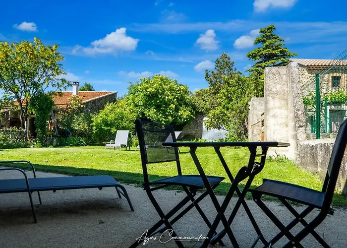 Otel Logis Le Champ De Mars