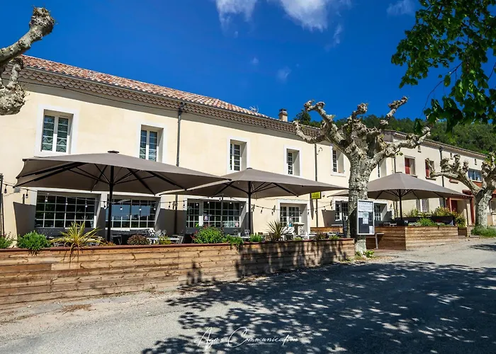 Logis Le Champ De Mars